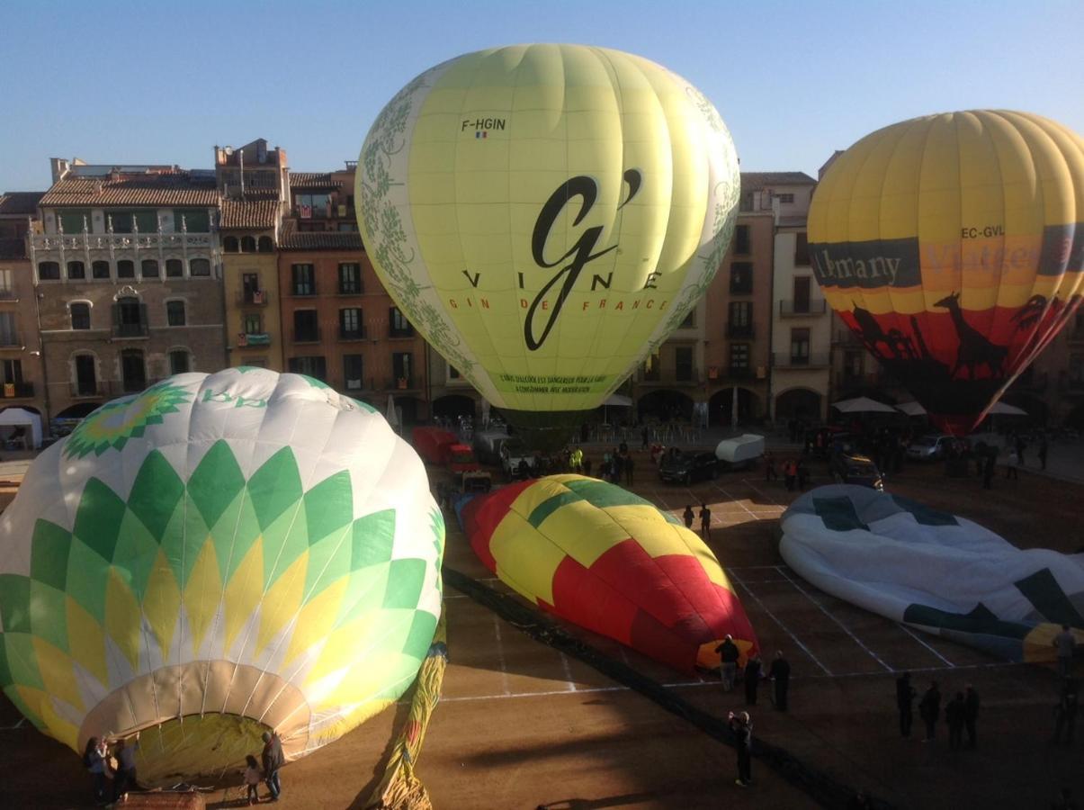 Apartaments Vicus 2 Con Vistas A La Plaza Mayor De Vic Eksteriør billede
