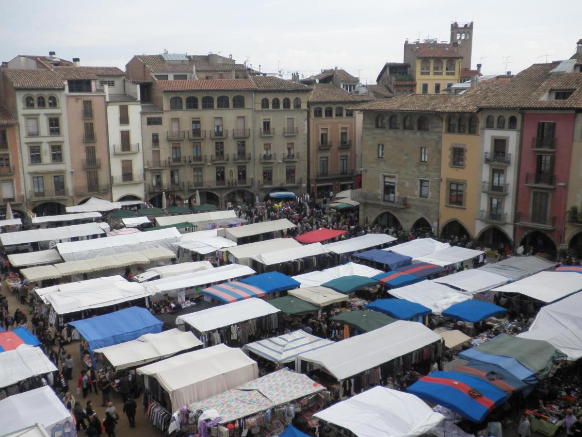 Apartaments Vicus 2 Con Vistas A La Plaza Mayor De Vic Eksteriør billede