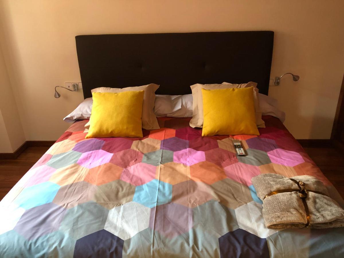 Apartaments Vicus 2 Con Vistas A La Plaza Mayor De Vic Eksteriør billede